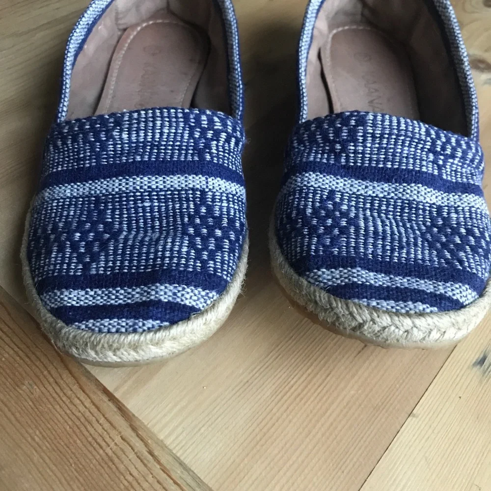 Kaanas 37 blue and white textile espadrille